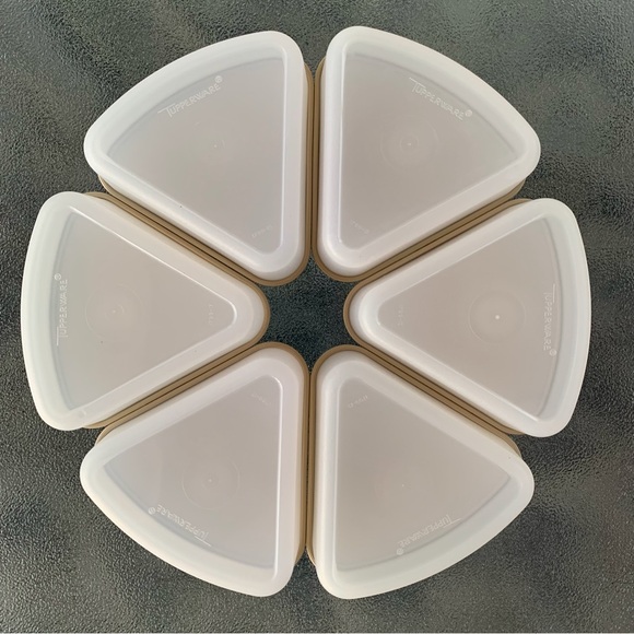 Tupperware Sprinkles Spice Pie Wedge Containers and Grey/Beige Lids ~ Set of 6 - Picture 5 of 7
